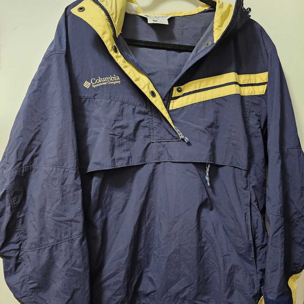Vintage Women's Size Large Columbia Navy and Yellow Pullover.